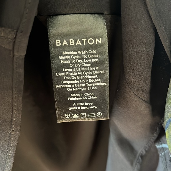 Stunning Aritzia’s Babaton floral top - Picture 7 of 8